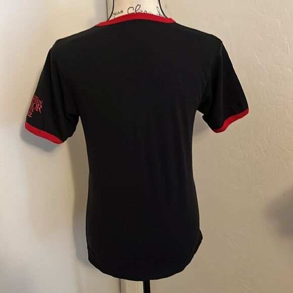 Michael Meyers Halloween Universal Studios Halloween Horror Black Graphic Shirt - Picture 3 of 8